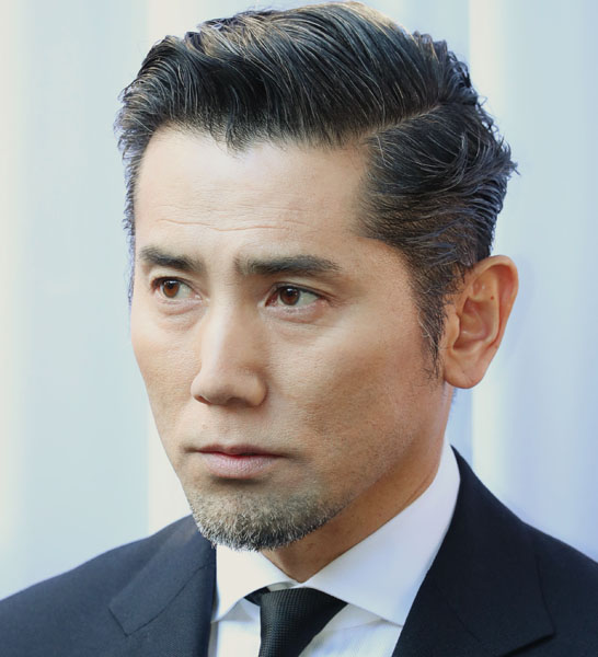 本木雅弘の現在の年収7000万円台〜1億円超と資産6億円最新事情にフルアクセス！