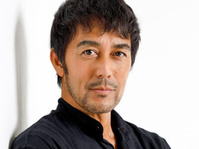 阿部寛の年収2億円超の理由とは？CM出演料と収入内訳